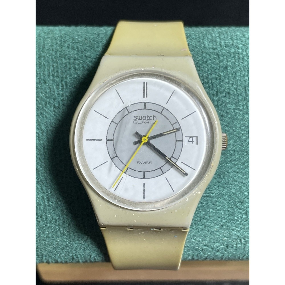 Vintage Swatch Quartz Date Watch Yellow Seconds Hand Swiss Made